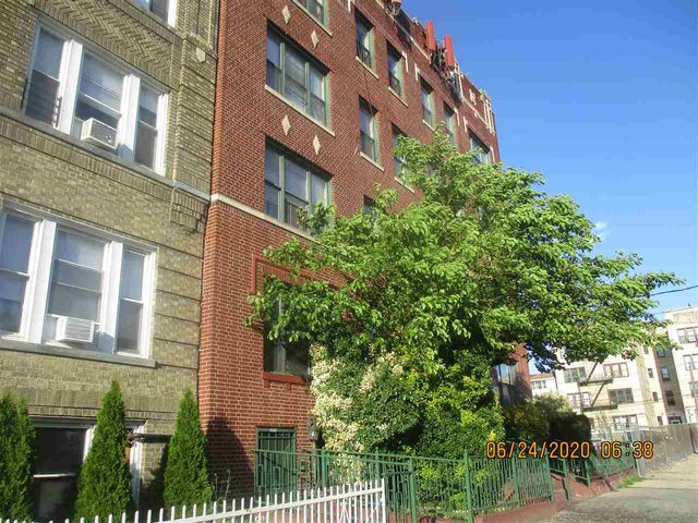 $1,895 | 144 Virginia Avenue, Unit 2 | West Bergen