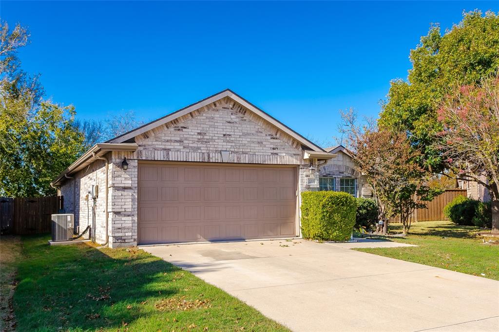 a front view of house with yard