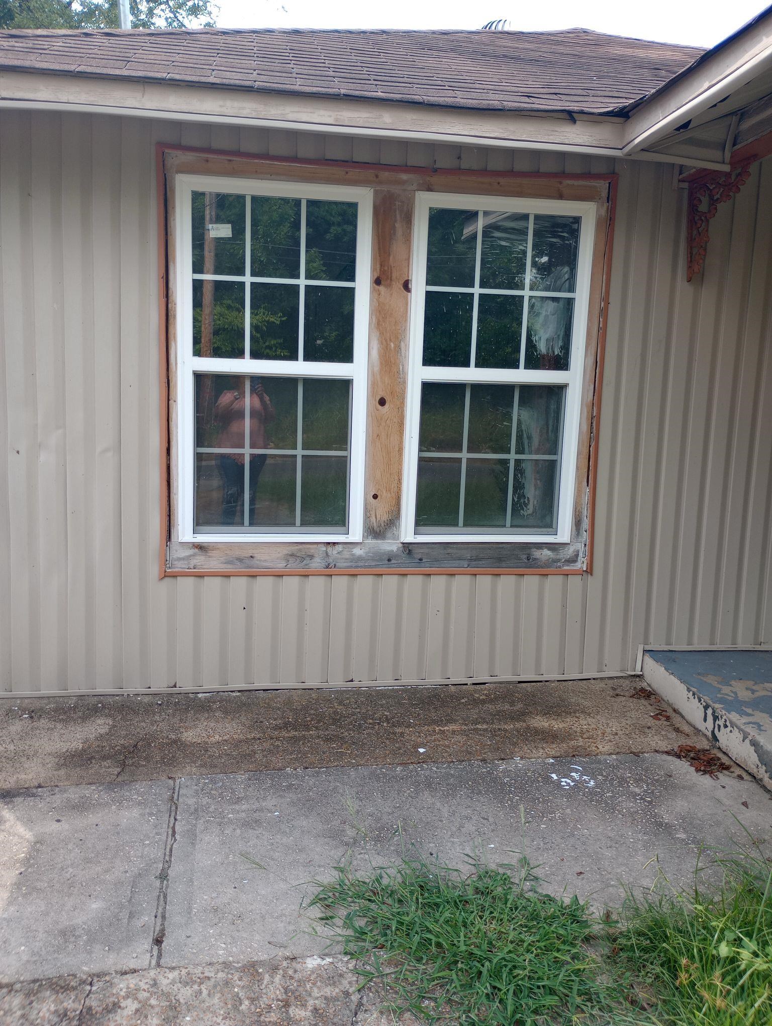 a view of house with window in back