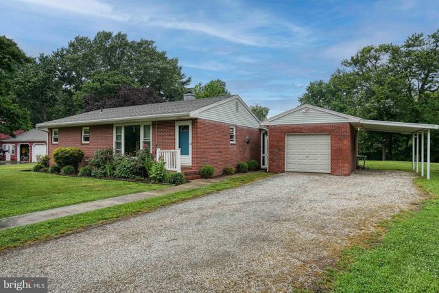 $289,000 | 105 Linthicum Drive | Algonquin