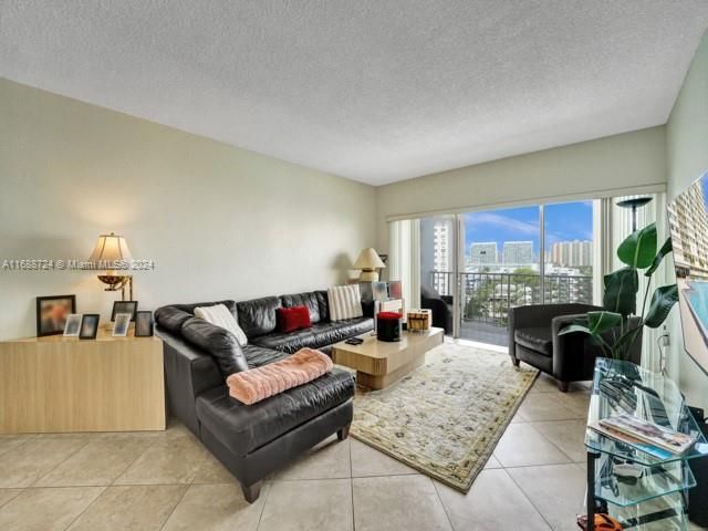 $437,500 | 500 Bayview Drive, Unit 931 | Sunny Isles Beach