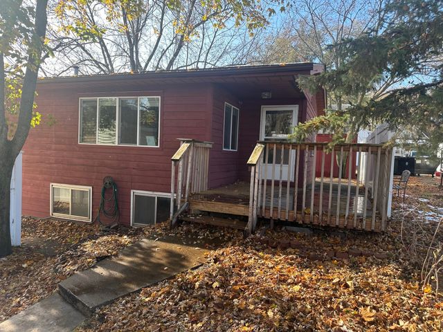 $220,000 | 541 Oak Avenue South | South Haven