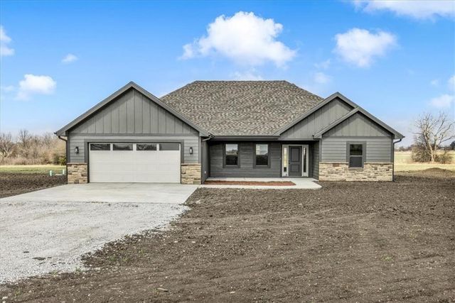 $443,000 | 130 Southwest 1451st Road | Madison Township - Johnson County