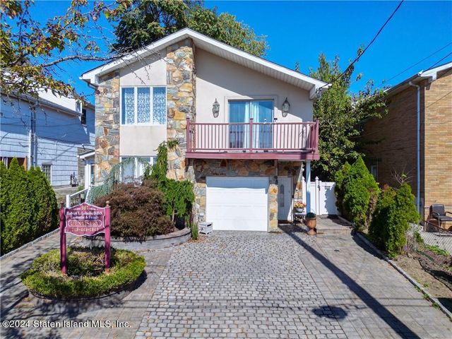 $939,000 | 987 Hylan Boulevard | Grasmere