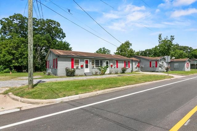 $200,000 | 2905 Glenwood Avenue | Pear Orchard