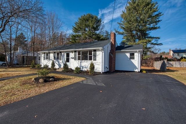 $639,900 | 20 Suffolk Road | Sharon Heights