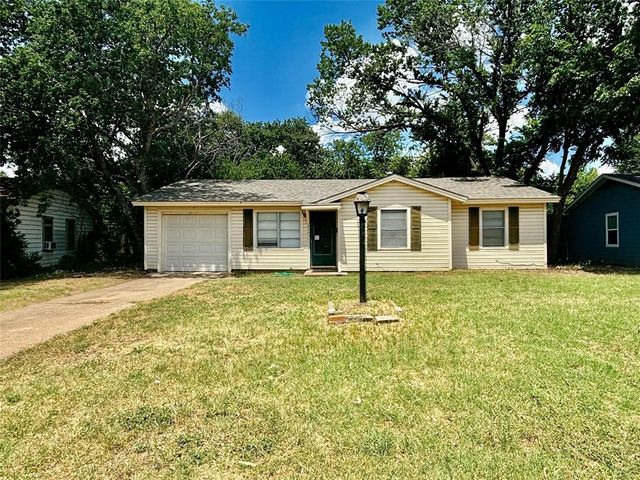 $1,650 | 824 Bell Drive | Euless