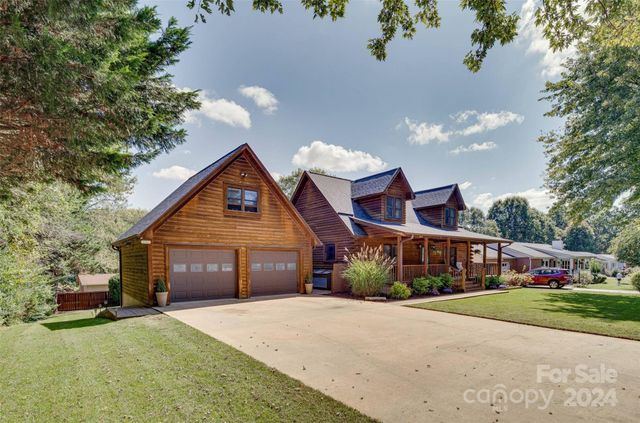 $615,000 | 21 Meadow Drive | Etowah