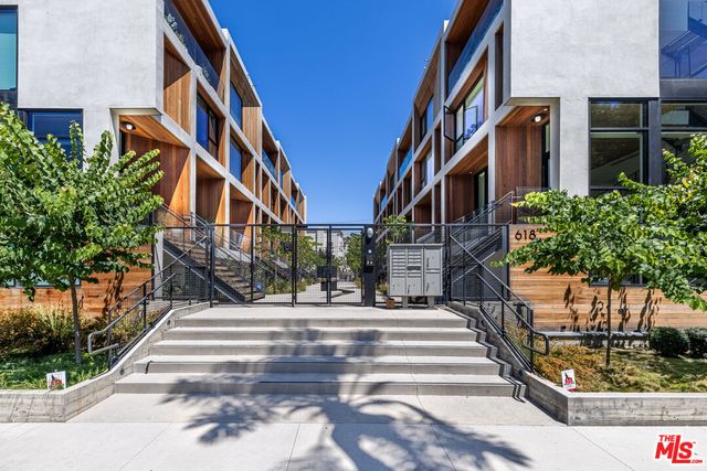 $9,000 | 610 South Van Ness Avenue, Unit 6 | Hancock Park-Wilshire