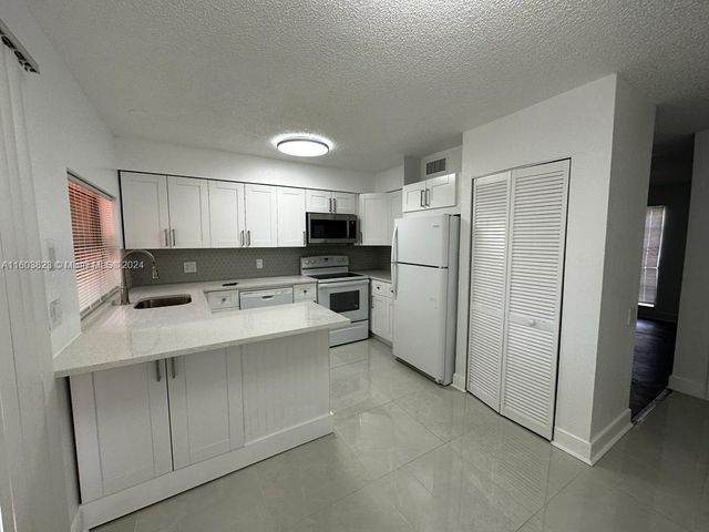 $1,800 | 4409 Treehouse Lane, Unit A | Tamarac