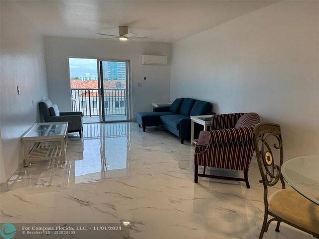 $2,350 | 3000 Riomar Street, Unit 605 | Central Beach