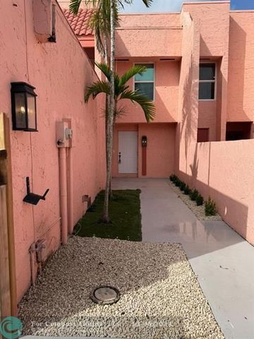 $319,500 | 1637 Northwest 56th Terrace, Unit 6 | Lauderhill