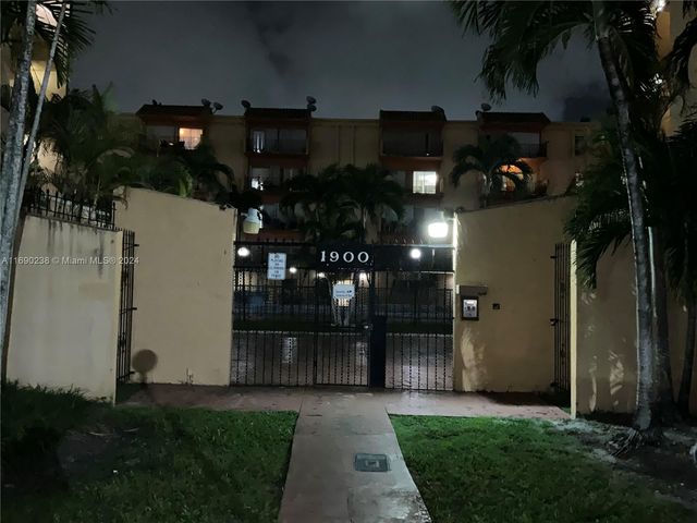 $2,200 | 1900 West 54th Street, Unit 401 | Hialeah