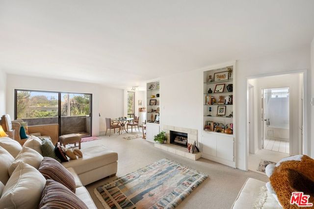 $750,000 | 16169 Sunset Boulevard, Unit 105 | Pacific Palisades