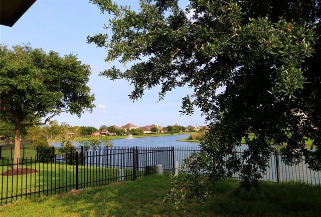 $2,400 | 26003 South Lakefair Drive | Canyon Springs at Westheimer Lakes