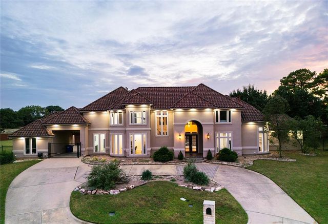 $2,099,999 | 3900 St James Court | Southeast Colleyville