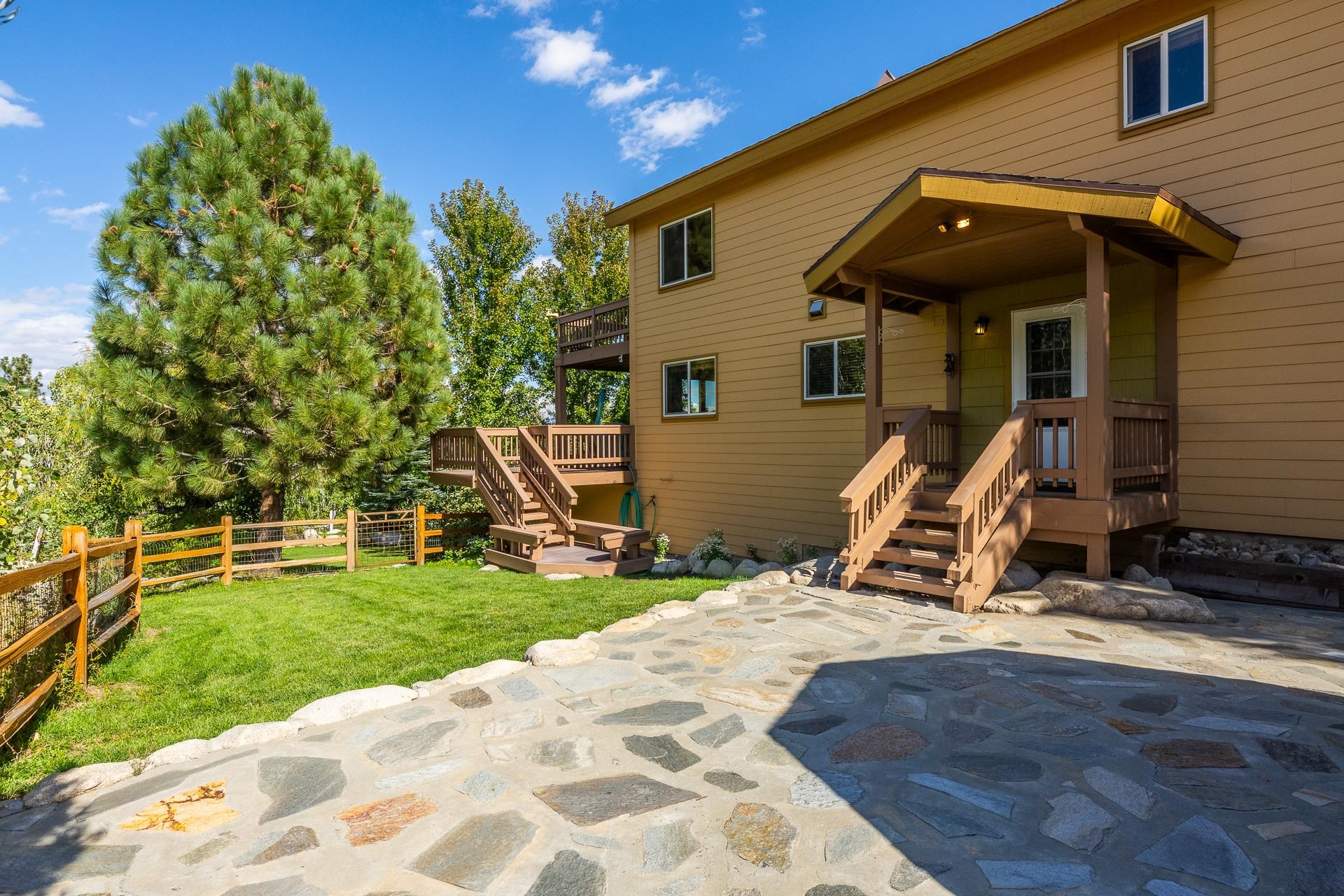 a view of outdoor space yard and porch