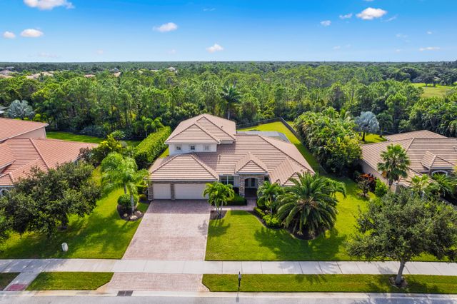 $1,369,000 | 7445 Southeast Belle Maison Drive