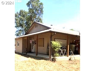 a view of a house