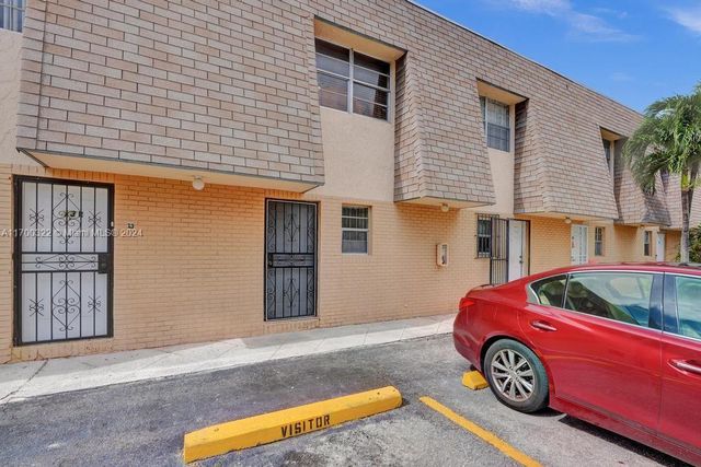 $300,000 | 10904 Southwest 2nd Street, Unit 12R | Sweetwater