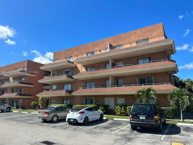 $1,700 | 17530 Northwest 68th Avenue, Unit C4006 | Country Club of Miami