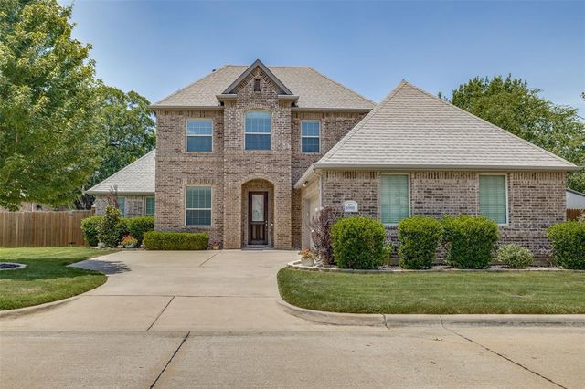 $525,000 | 6900 Golf Green Drive | Southwest Arlington