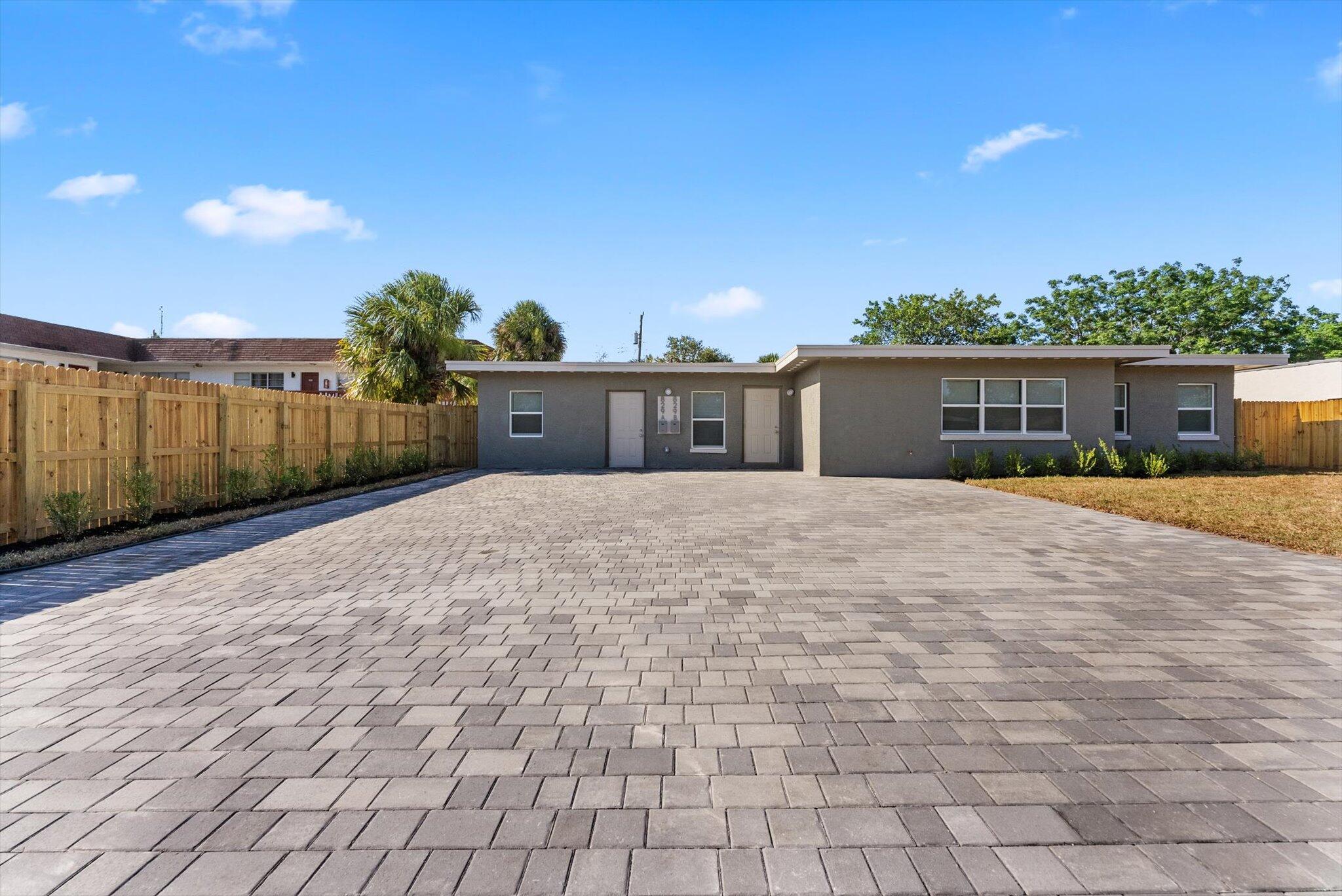 02-829 Bayberry Dr - WPB, FL-33