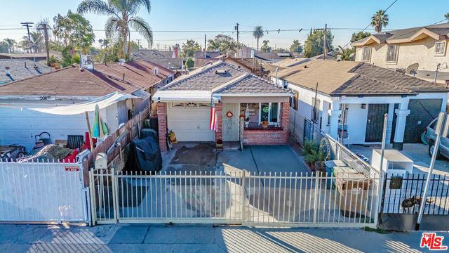 $580,000 | 910 East Elm Street | South Compton