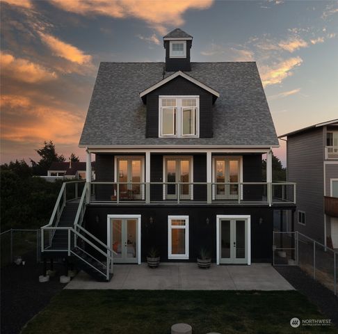 $835,000 | 577 Sand Dune Avenue Southwest | Ocean Shores