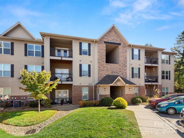 $262,000 | 142 Brickton Village Circle, Unit 304 | Brickton Village