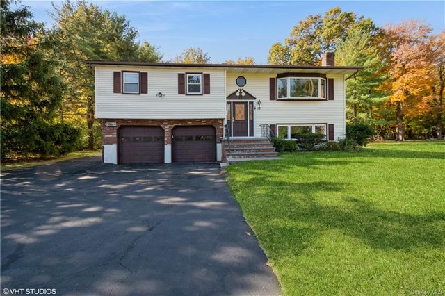 $695,000 | 12 Theodore Roosevelt Drive | Blauvelt