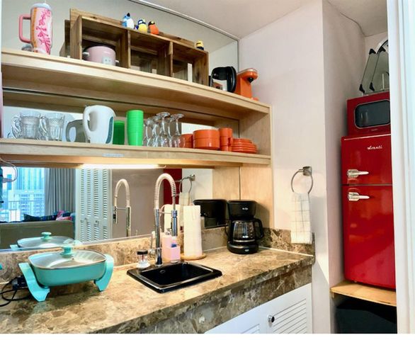 $450,888 | 440 ʻOlohana Street, Unit 1808 | Waikiki