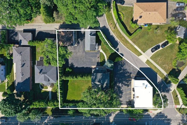 $1,650,000 | 2542-2558 Green Bay Road | Highland Park