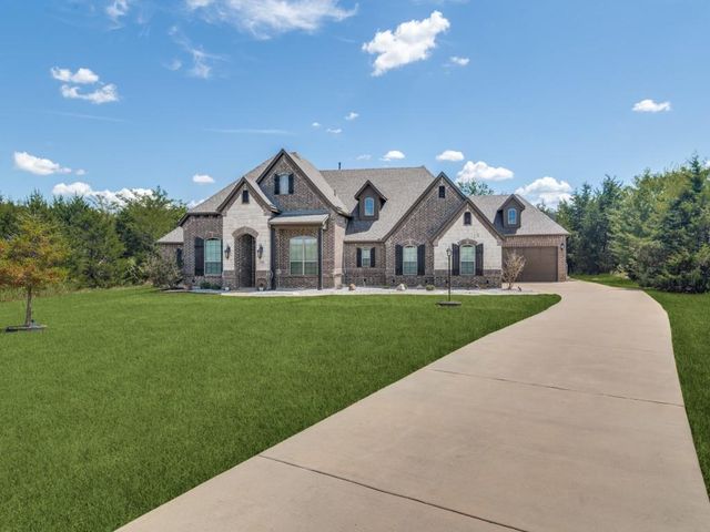 $699,999 | 535 Austin Circle | High Point Lake Estates