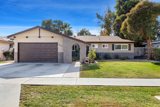 $385,000 | 1715 East Menlo Avenue | Hoover