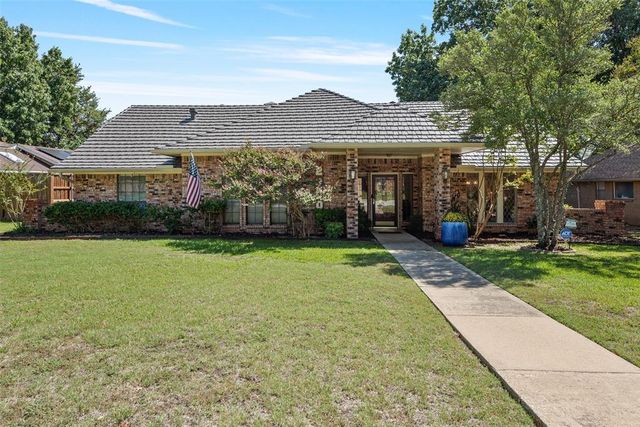 $520,000 | 2300 Canyon Valley Trail | Plano