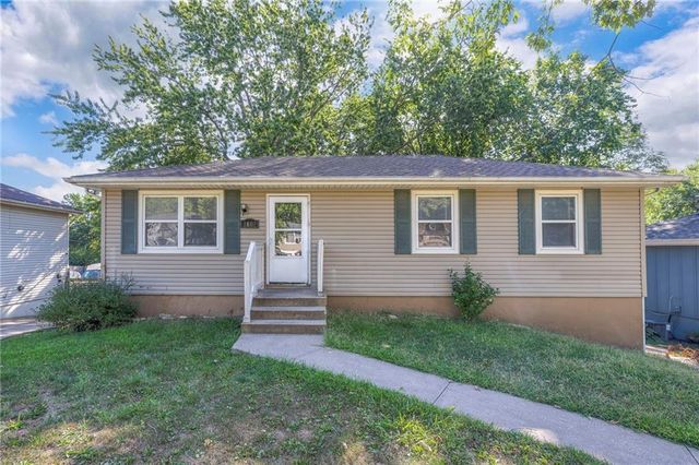 $215,000 | 1807 North Ponca Drive | Blue Township - Jackson County