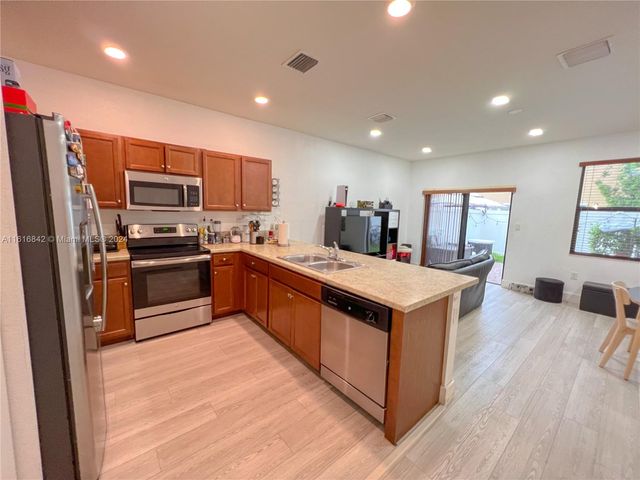 $529,900 | 9371 West 33rd Avenue | Hialeah