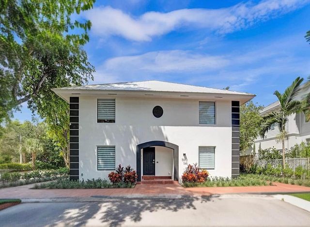 $3,500 | 32 Seabreeze Avenue, Unit AB1C | Delray Beach Association