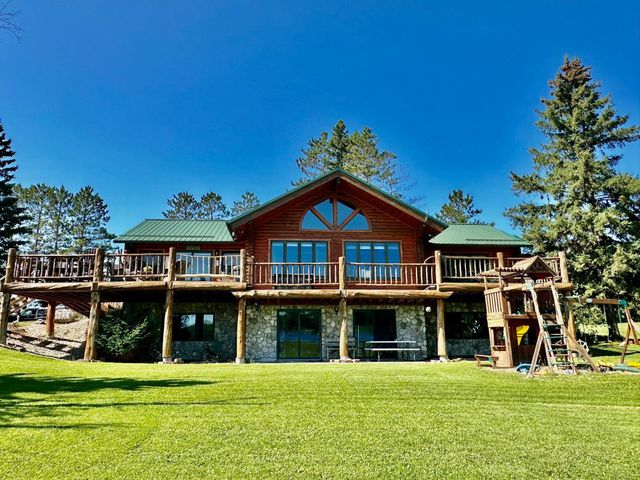 $1,100,000 | 2394 Oak Harbor Drive | Wabanica Township - Lake of the Woods County