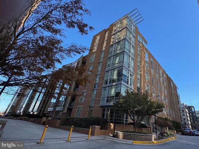 $3,980 | 12025 New Dominion Parkway, Unit 202 | Midtown North