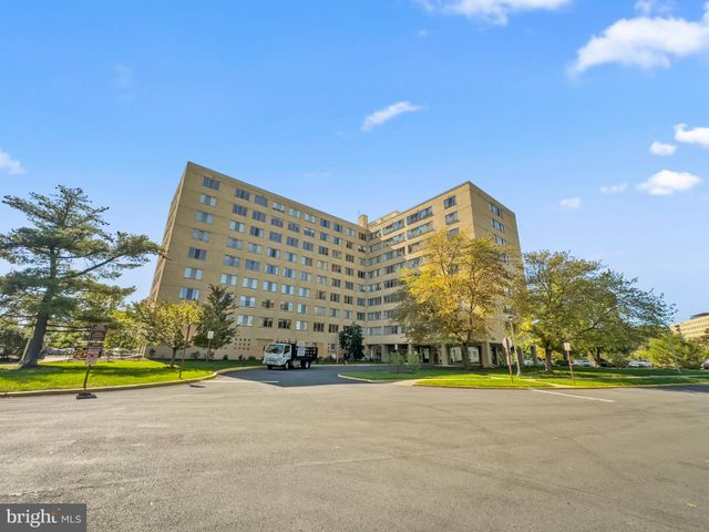 $219,500 | 6621 Wakefield Drive, Unit 819 | River Towers Condominiums