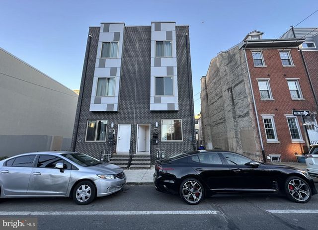 $2,100 | 1219 North 15th Street, Unit A | Avenue of the Arts North