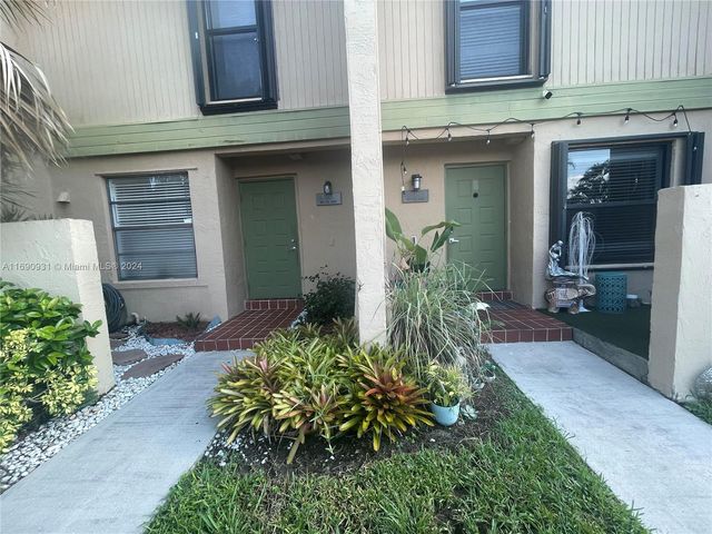 $2,350 | 9501 Northwest 14th Court, Unit 214 | Westview