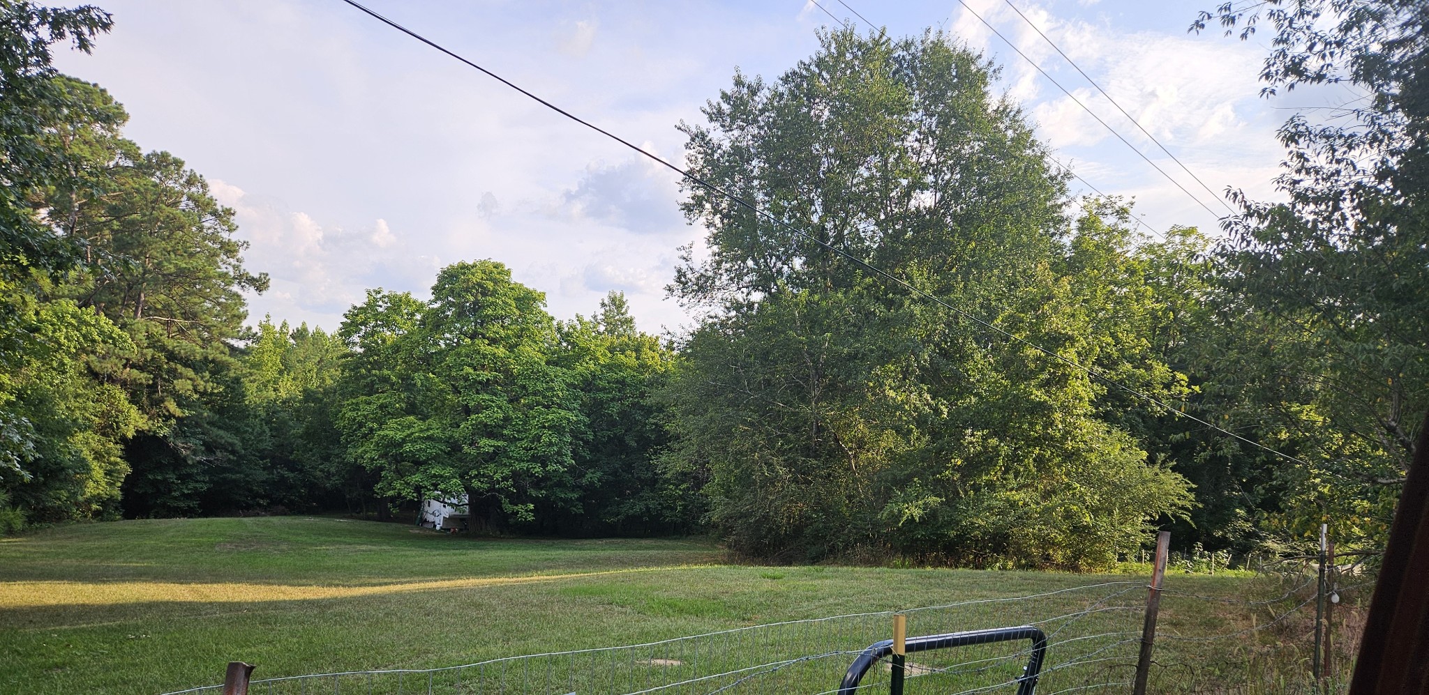 a view of a tennis court