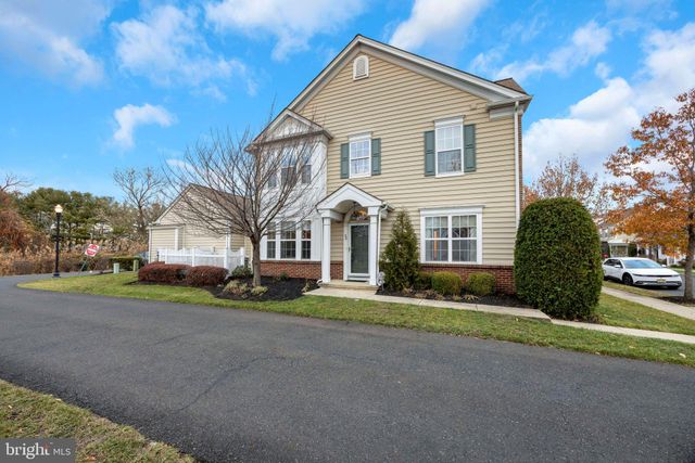 $449,900 | 38 Milford Circle | Centennial Mill