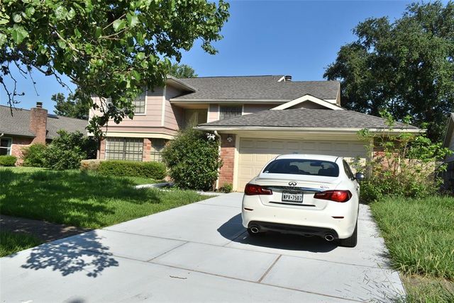 $2,450 | 2930 Colony Drive | Sugar Land