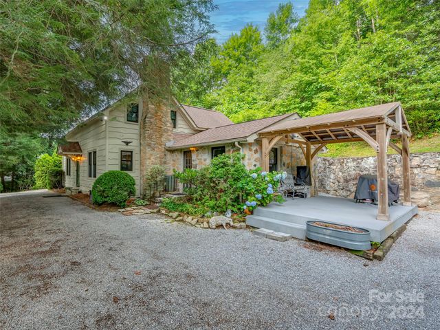 $479,000 | 651 Macedonia Road | Green River Township - Henderson County