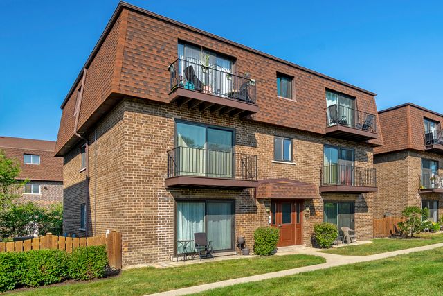 $199,999 | 9608 Bianco Terrace, Unit C | Maine Township - Cook County