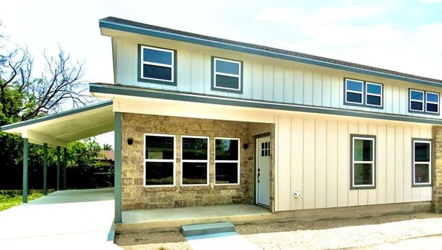 $298,900 | 303 Riley Way | Kerrville